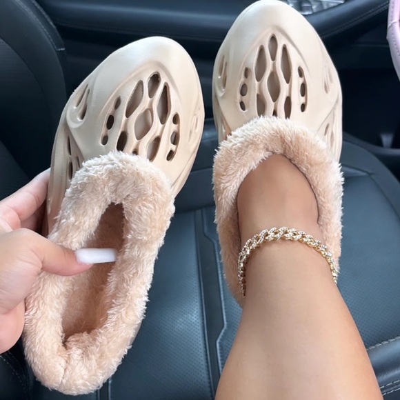 The Jsc Collection Shoes - Furry Runners